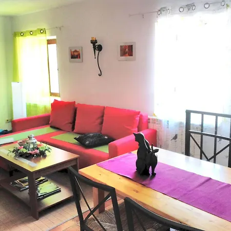 Casa Gatos Apartment